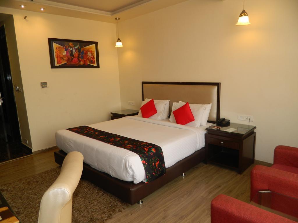 One Earth Avaas Hotell Amritsar Eksteriør bilde
