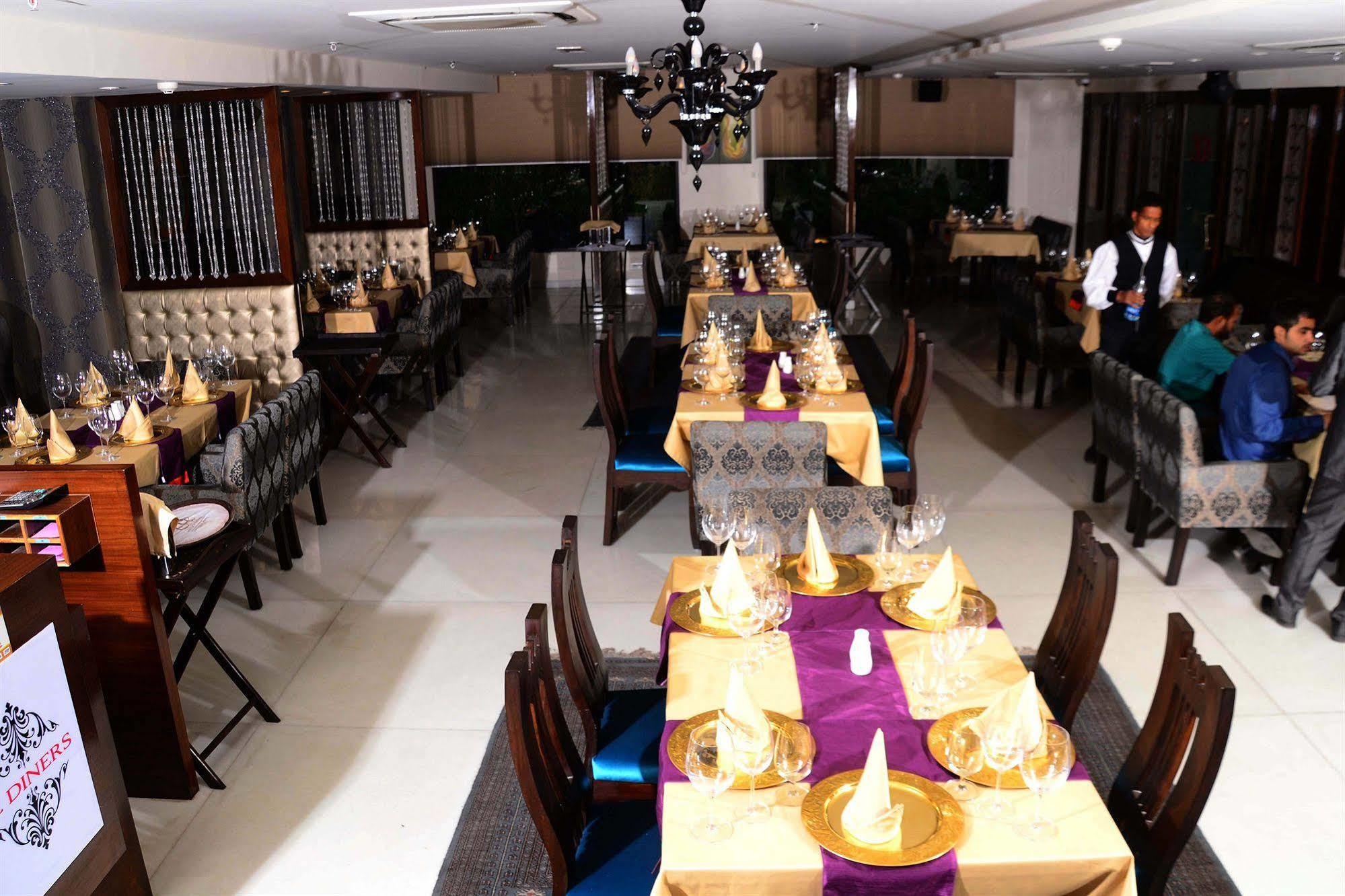 One Earth Avaas Hotell Amritsar Eksteriør bilde
