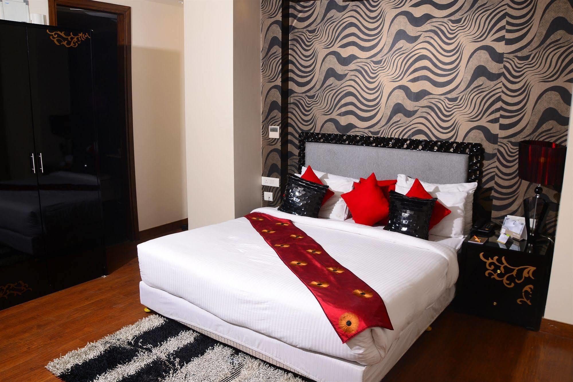 One Earth Avaas Hotell Amritsar Eksteriør bilde