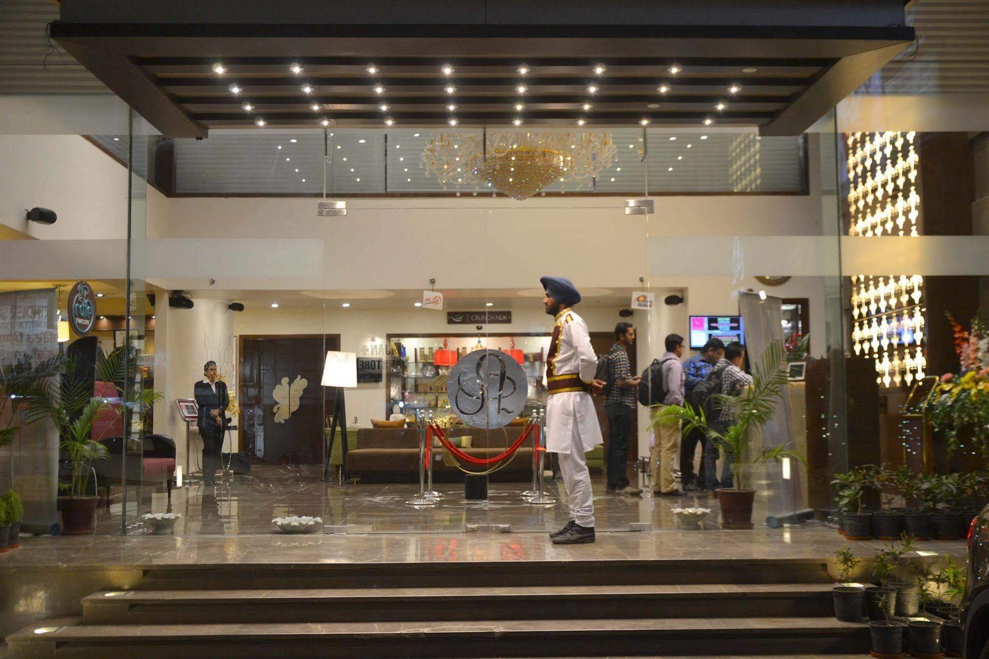 One Earth Avaas Hotell Amritsar Eksteriør bilde