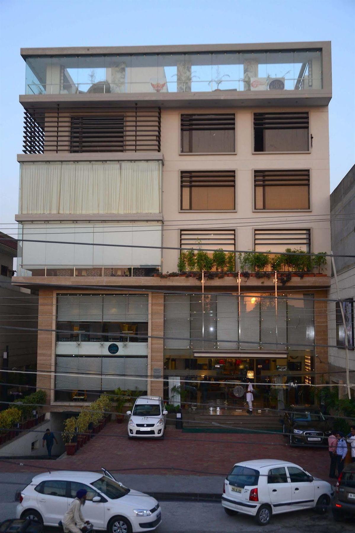 One Earth Avaas Hotell Amritsar Eksteriør bilde